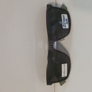 NWT unisex gulfport gun metal & black sunglasses